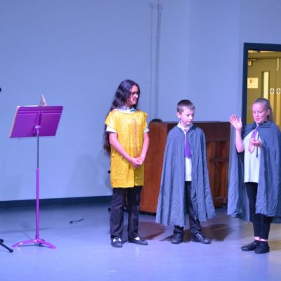 Year 6 Play (31)